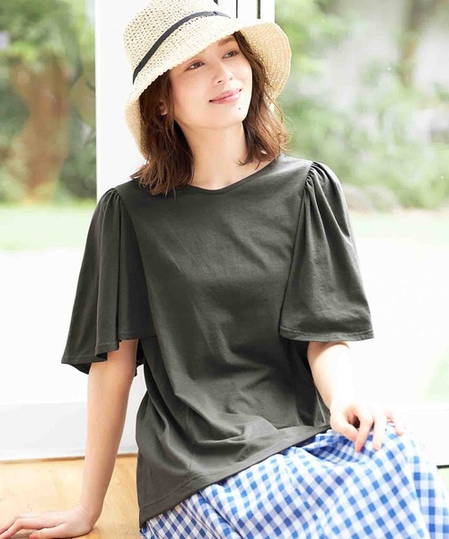 Viola e Viola(ヴィオラエヴィオラ)の「袖ギャザーフレアーゆるTシャツ(Tシャツ/カットソー・レディース・ネイビー/パープル/ミント/サンドグレー/ピンク/オフホワイト/ブラウン/杢グレー/チャコール/ブラック・MEDIUM/LARGE/XX-LARGE/XXX-LARGE/X-LARGE/XXXX-LARGE)」の11枚目の写真