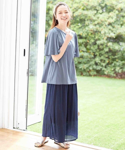 Viola e Viola(ヴィオラエヴィオラ)の「袖ギャザーフレアーゆるTシャツ(Tシャツ/カットソー・レディース・ネイビー/パープル/ミント/サンドグレー/ピンク/オフホワイト/ブラウン/杢グレー/チャコール/ブラック・MEDIUM/LARGE/XX-LARGE/XXX-LARGE/X-LARGE/XXXX-LARGE)」の13枚目の写真
