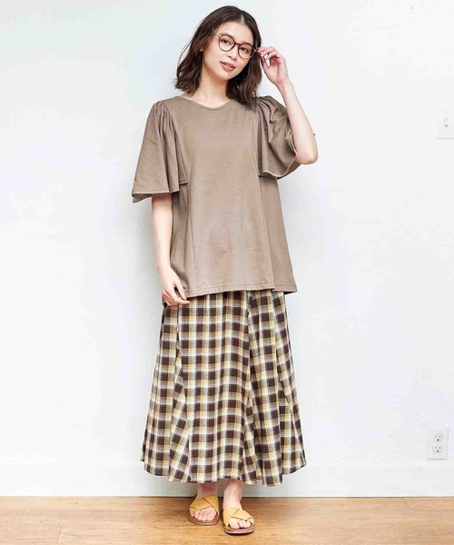 Viola e Viola(ヴィオラエヴィオラ)の「袖ギャザーフレアーゆるTシャツ(Tシャツ/カットソー・レディース・ネイビー/パープル/ミント/サンドグレー/ピンク/オフホワイト/ブラウン/杢グレー/チャコール/ブラック・MEDIUM/LARGE/XX-LARGE/XXX-LARGE/X-LARGE/XXXX-LARGE)」の15枚目の写真