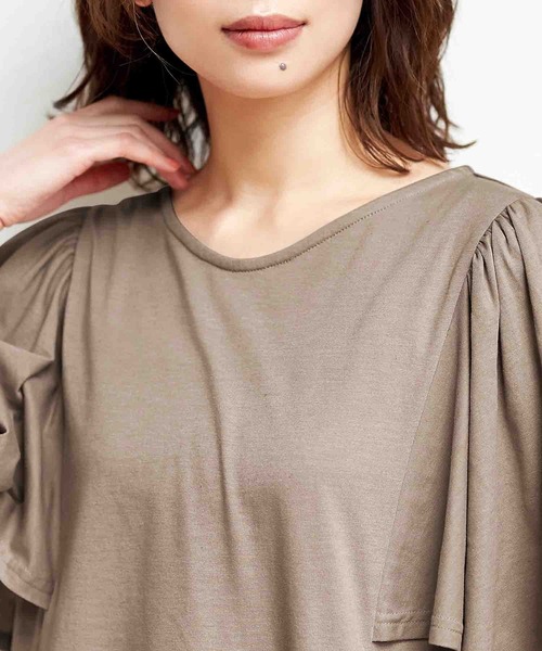 Viola e Viola(ヴィオラエヴィオラ)の「袖ギャザーフレアーゆるTシャツ(Tシャツ/カットソー・レディース・ネイビー/パープル/ミント/サンドグレー/ピンク/オフホワイト/ブラウン/杢グレー/チャコール/ブラック・MEDIUM/LARGE/XX-LARGE/XXX-LARGE/X-LARGE/XXXX-LARGE)」の18枚目の写真
