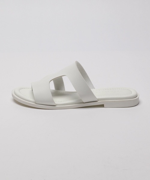 LOWRYS FARM（ローリーズファーム）の「フラットアシメサンダル　704497（サンダル・レディース・ブラック/ホワイト・MEDIUM/LARGE）」の6枚目の写真