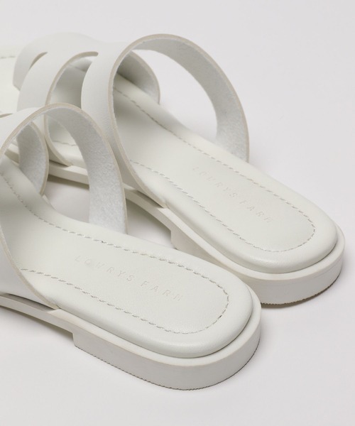 LOWRYS FARM（ローリーズファーム）の「フラットアシメサンダル　704497（サンダル・レディース・ブラック/ホワイト・MEDIUM/LARGE）」の11枚目の写真