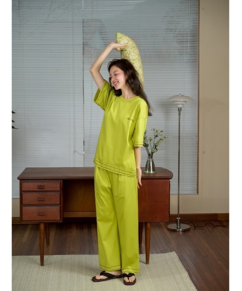 JNBY（ジェーエヌビーワイ）の「HOME Basic Cotton Relaxed-leg Trousers（その他パンツ・レディース・イエロー/レッド・36/38）」の3枚目の写真