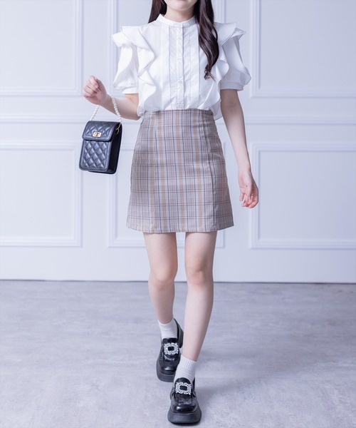 clear(クリア)の「フリルデザイン配色ステッチ半袖ブラウス≪2024SS≫(シャツ/ブラウス・レディース・ブラック/オフホワイト/ピンク・F)」の11枚目の写真