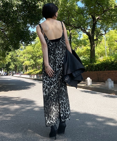 SEN TOKYO(セントーキョー)の「【AMBLE 】女性らしさを引き立てる。ロングキャミワンピース(ワンピース・レディース・ブラック/レオパード・F)」の5枚目の写真