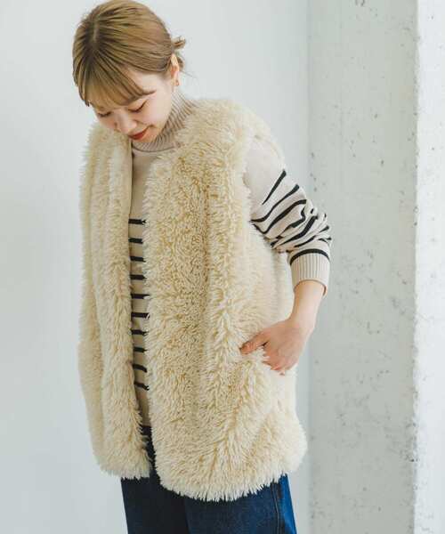 ITEMS URBANRESEARCH(アイテムズ アーバンリサーチ)の「ファーベスト(ベスト・レディース・ベージュ/チャコールグレー・FREE)」の3枚目の写真