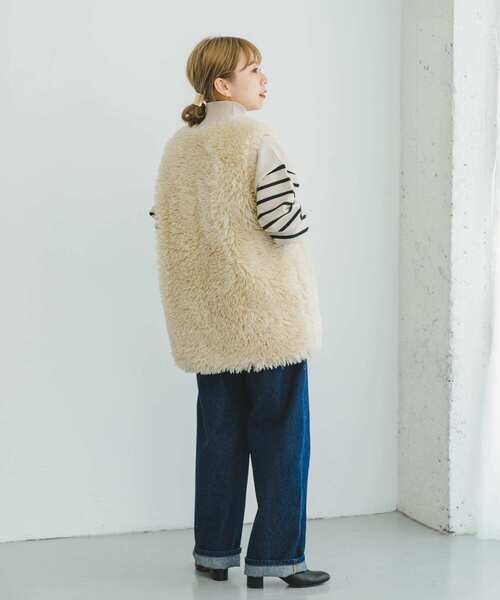 ITEMS URBANRESEARCH(アイテムズ アーバンリサーチ)の「ファーベスト(ベスト・レディース・ベージュ/チャコールグレー・FREE)」の6枚目の写真