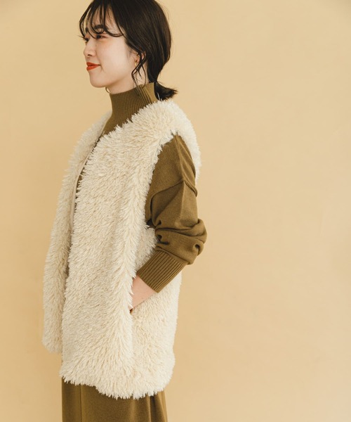 ITEMS URBANRESEARCH(アイテムズ アーバンリサーチ)の「ファーベスト(ベスト・レディース・ベージュ/チャコールグレー・FREE)」の8枚目の写真