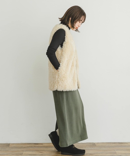 ITEMS URBANRESEARCH(アイテムズ アーバンリサーチ)の「ファーベスト(ベスト・レディース・ベージュ/チャコールグレー・FREE)」の22枚目の写真