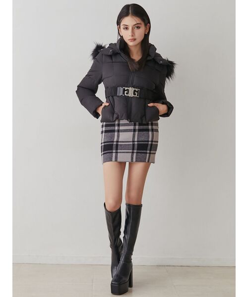 GYDA(ジェイダ)の「SymmetryGYDAベルト付きショートダウンコート(ダウンジャケット/コート・レディース・ブラック・FREE)」の9枚目の写真