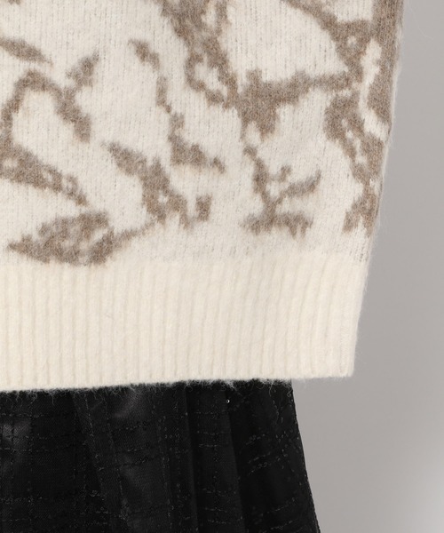 mysty woman（ミスティウーマン）の「起毛フラワージャガードニット　988043（ニット/セーター・レディース・オフホワイト/チャコールグレー/モカ・FREE）」の14枚目の写真