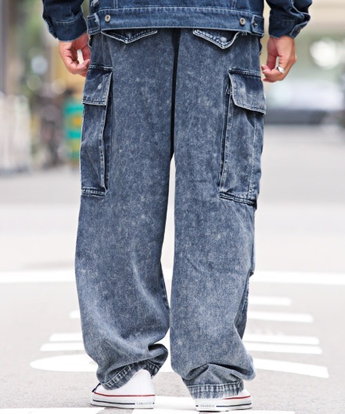 LUXSTYLE（ラグスタイル）の「ケミカル加工デニムワイドカーゴパンツ（デニムパンツ・メンズ・インディゴブルー/ブラック・M/L）」の19枚目の写真