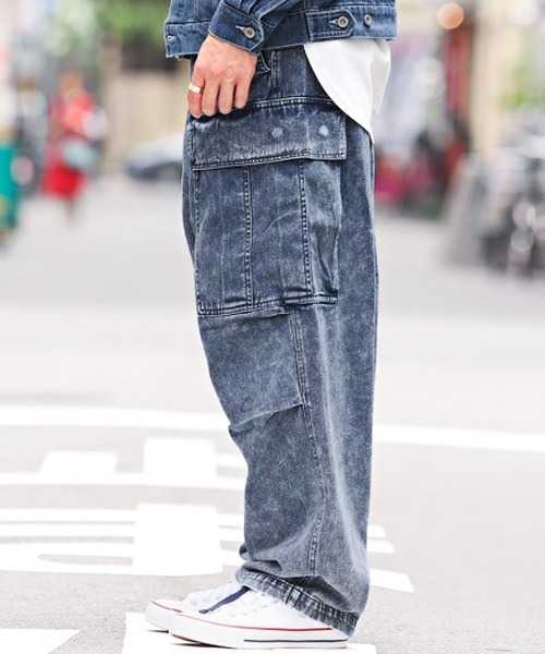 LUXSTYLE（ラグスタイル）の「ケミカル加工デニムワイドカーゴパンツ（デニムパンツ・メンズ・インディゴブルー/ブラック・M/L）」の20枚目の写真