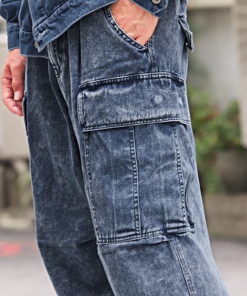 LUXSTYLE（ラグスタイル）の「ケミカル加工デニムワイドカーゴパンツ（デニムパンツ・メンズ・インディゴブルー/ブラック・M/L）」の7枚目の写真