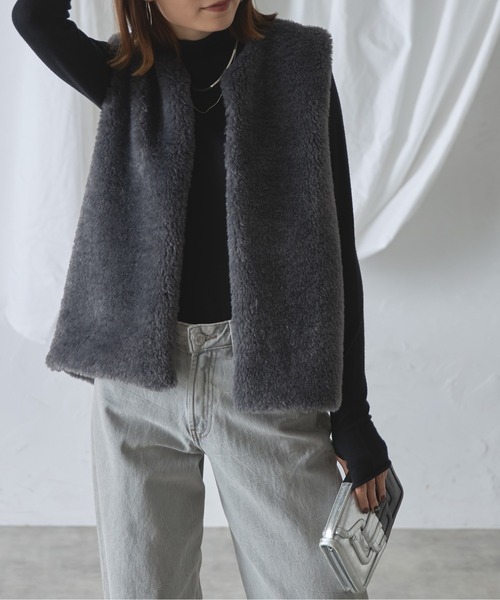 each（イーチ）の「もこもこフェイクファーベスト（ベスト・レディース・アイボリー/グレー/ベージュ/ブラック・FREE）」の9枚目の写真