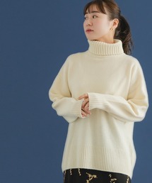 バックシームタートルニット