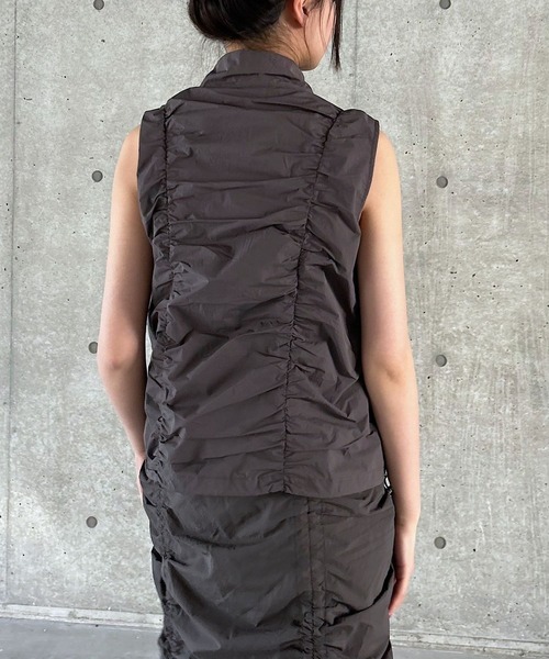PAGEBOY（ページボーイ）の「シアーウインドベスト（ベスト・レディース・オフホワイト/チャコールグレー・FREE）」の10枚目の写真