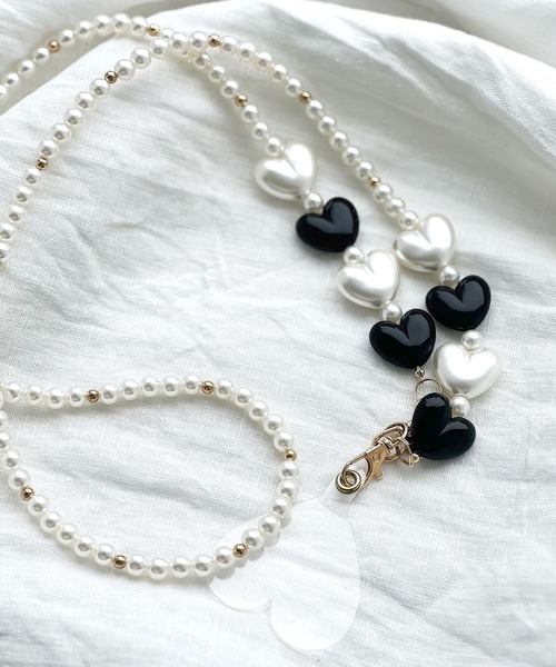 ROPE' PICNIC（ロペピクニック）の「ハートバラエティスマホマルチショルダーストラップ（スマホグッズ・レディース・ブラック/キナリ・FREE）」の2枚目の写真