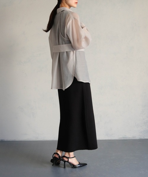 &g'aime（アンジェム）の「【&g’aime】バンドカラーシアーシャツ（シャツ/ブラウス・レディース・グレイッシュベージュ/ブラック・FREE）」の21枚目の写真