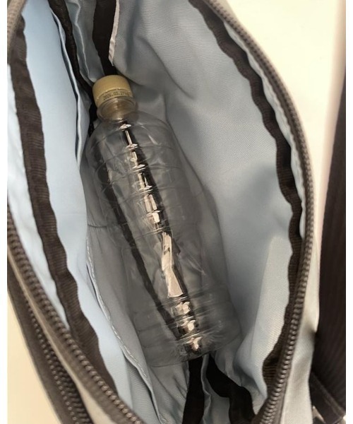 KELTY（ケルティ）の「最終入庫【500mlペットボトル収納可】レクタングルジップショルダーバックＭサイズ（ショルダーバッグ・レディース・タン/ネイビー/マスタード/モカ/セージグリーン/ブラック/ブラウン系その他/グレー系その他/オリーブ・FREE）」の18枚目の写真