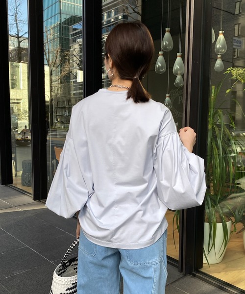 DouDou(ドゥドゥ)の「【WEB限定】 ギャザースリーブロンTEE(Tシャツ/カットソー・レディース・ブラック/サックスブルー/オフホワイト・FREE)」の11枚目の写真