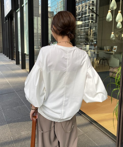 DouDou(ドゥドゥ)の「【WEB限定】 ギャザースリーブロンTEE(Tシャツ/カットソー・レディース・ブラック/サックスブルー/オフホワイト・FREE)」の19枚目の写真