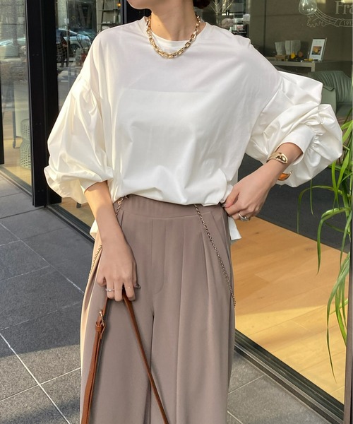 DouDou(ドゥドゥ)の「【WEB限定】 ギャザースリーブロンTEE(Tシャツ/カットソー・レディース・ブラック/サックスブルー/オフホワイト・FREE)」の16枚目の写真