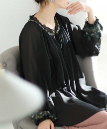 オリエンタル柄刺繍シャツブラウス