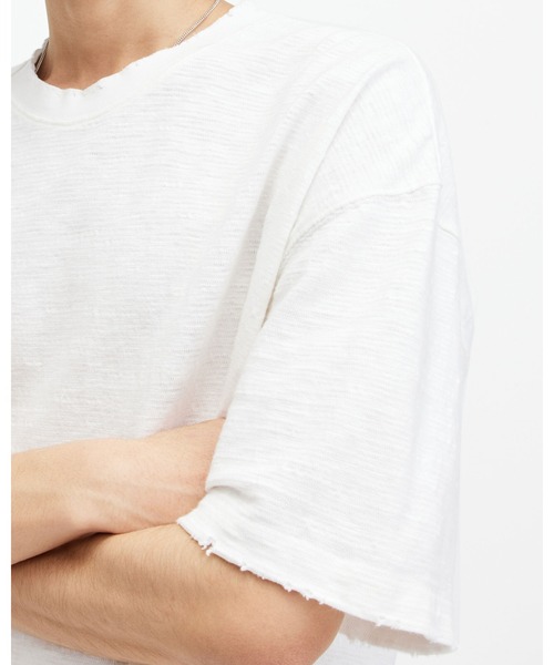 ALLSAINTS（オールセインツ）の「ASPEN OVERSIZED SHORT SLEEVE T-SHIRT | ASPEN オーバーサイズ 半袖 Tシャツ（Tシャツ/カットソー・メンズ・ホワイト系その他・S/M/L/XL/XS）」の2枚目の写真
