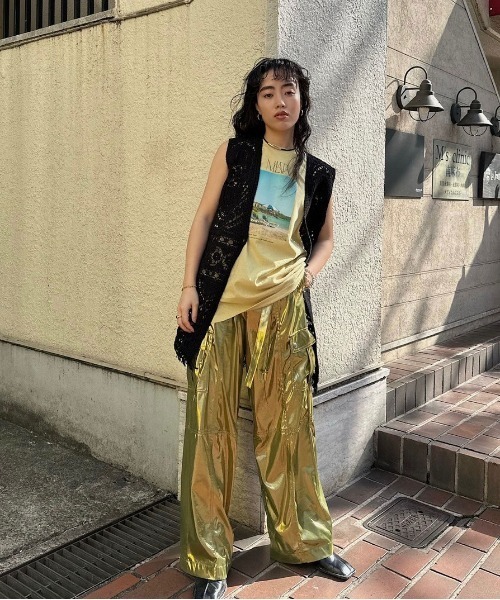 Ameri(アメリ)の「MEDI SHELL MOTIF CROCHET KNIT VEST(ベスト・レディース・アイボリー/ブラック/マスタード・FREE)」の10枚目の写真