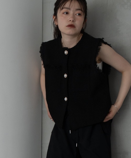 sail(サイル)の「【販売終了】【sail】フリンジベスト 小さいサイズ【低身長・小柄女性向けサイズ】(ベスト・レディース・アイボリー/ブラック・01)」の2枚目の写真
