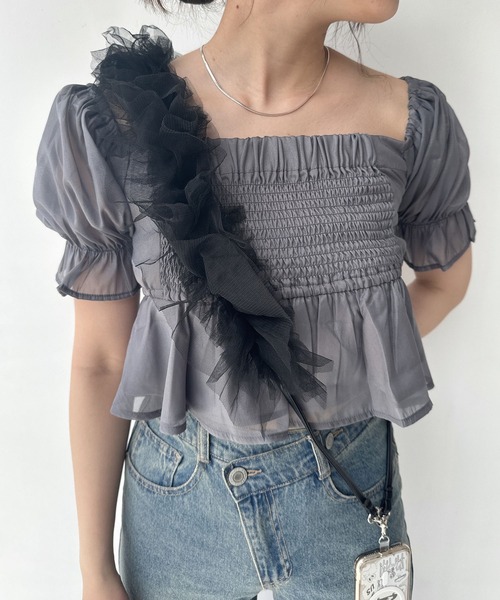 AS KNOW AS plus（アズノゥアズプラス）の「チュールフリルストラップ（スマホグッズ・レディース・グレー/ブラック/アイボリー・FREE）」の4枚目の写真