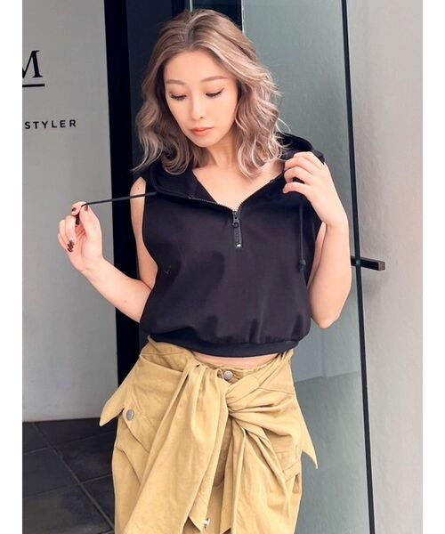 GYDA(ジェイダ)の「ハーフZIPノースリーブショートパーカー(Tシャツ/カットソー・レディース・ライトグレー/オフホワイト/ブラック・FREE)」の6枚目の写真