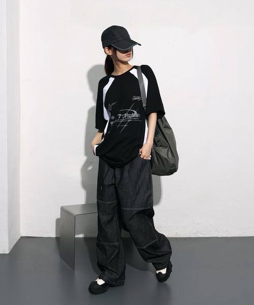 FOLLOWIN（フォロウィン）の「[UNISEX]ナイロンストリングクロスダブルバック（ショルダーバッグ・レディース・ブラック/グレー・ONE SIZE）」の7枚目の写真