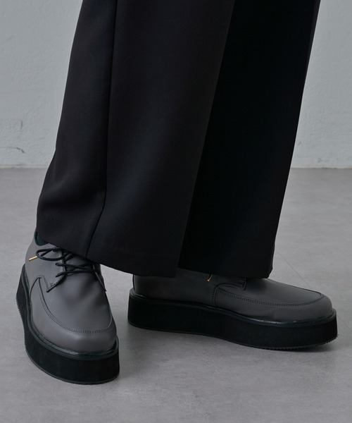 COLONY 2139（コロニートゥーワンスリーナイン）の「ライトオンスシューズ（ドレスシューズ・メンズ・ブラック/グレー・MEDIUM/LARGE）」の2枚目の写真