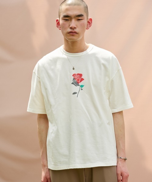 rehacer（レアセル）の「rehacer : Flower Change Stitch CS / フラワーチェンジステッチ カットソー（Tシャツ/カットソー・メンズ・ブラック/ホワイト・LARGE/SMALL/MEDIUM/X-LARGE）」の3枚目の写真