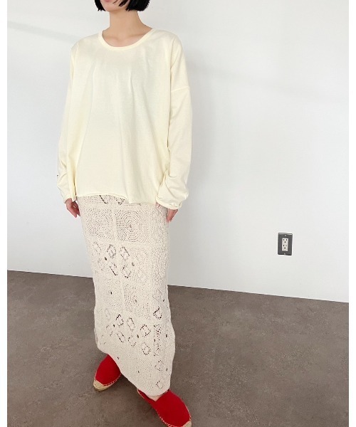 Torrazzo Donna（トラッゾドンナ）の「2WAYカットソートップス（Tシャツ/カットソー・レディース・アイボリー/チャコールグレー・FREE）」の2枚目の写真