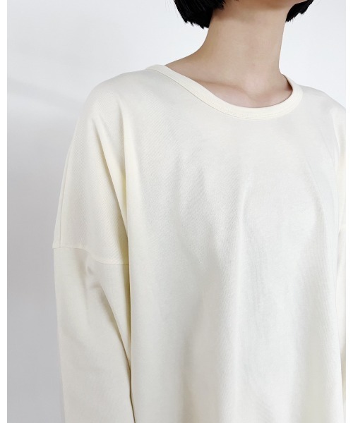 Torrazzo Donna（トラッゾドンナ）の「2WAYカットソートップス（Tシャツ/カットソー・レディース・アイボリー/チャコールグレー・FREE）」の17枚目の写真