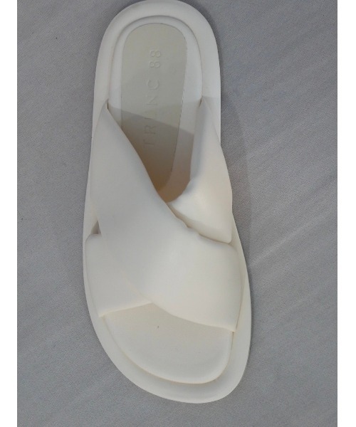 TRUNC（トランクエイティーエイト）の「Patted Closs Flat Sandals（サンダル・レディース・ブラック/アイボリー・SMALL/MEDIUM/LARGE）」の15枚目の写真