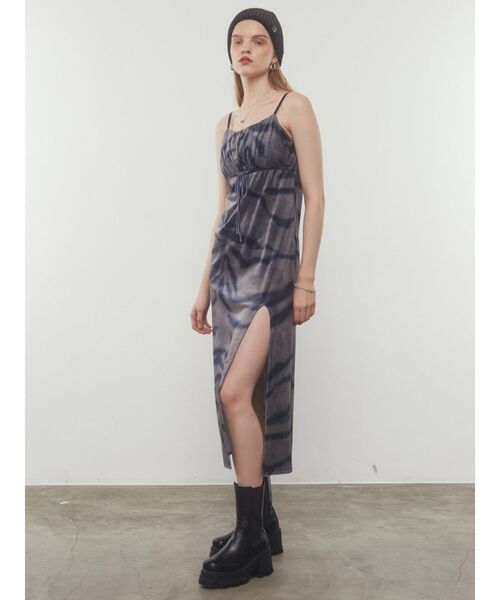 EMODA（エモダ）の「ギャザースリットベロアワンピース（ワンピース・レディース・その他/グレー/ブラック・FREE）」の16枚目の写真