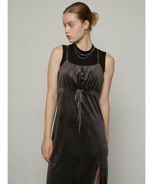 EMODA（エモダ）の「ギャザースリットベロアワンピース（ワンピース・レディース・その他/グレー/ブラック・FREE）」の21枚目の写真