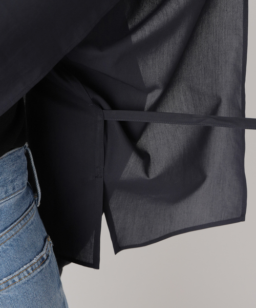 Noble（ノーブル）の「バックオープンレギュラーシャツ（シャツ/ブラウス・レディース・ネイビー/ホワイト・FREE）」の21枚目の写真