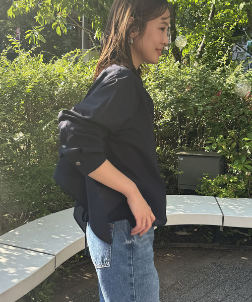 Noble（ノーブル）の「バックオープンレギュラーシャツ（シャツ/ブラウス・レディース・ネイビー/ホワイト・FREE）」の6枚目の写真