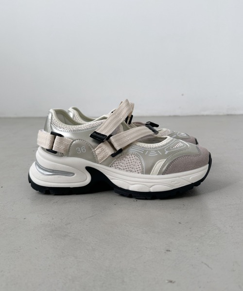 CLEA(クレア)の「ベルトメッシュスニーカー(スニーカー・レディース・アイボリー/シルバー・23.5cm/24.5cm)」の20枚目の写真