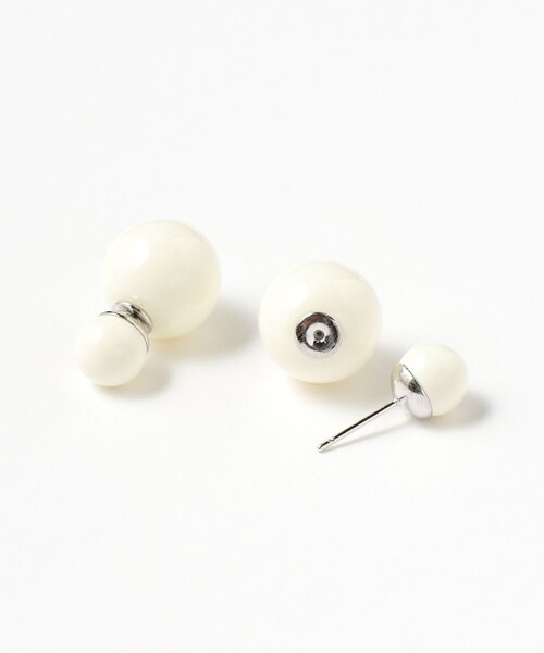 BEAMS BOY（ビームスボーイ）の「カラーボール ピアス（ピアス（両耳用）・レディース・レッド/ネイビー/ホワイト/ブラック・ONE SIZE）」の5枚目の写真