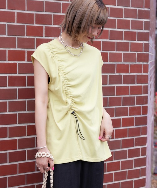 RODEO CROWNS WIDE BOWL（ロデオクラウンズワイドボウル）の「シャーリングタンクトップ（タンクトップ・レディース・ブラック/オフホワイト/ライトイエロー/ブルー・FREE）」の4枚目の写真