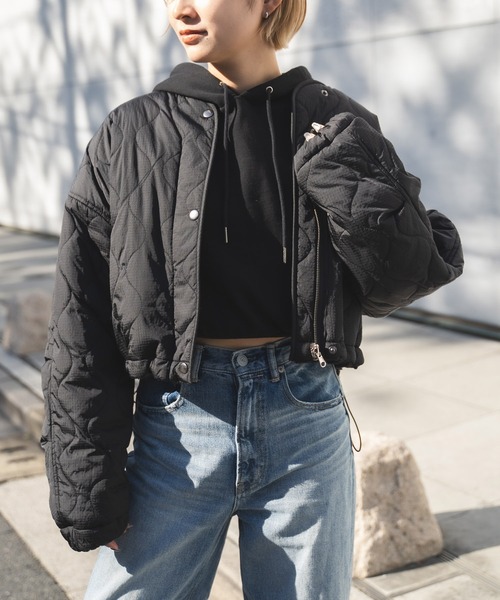 MIEL CRISHUNANT（ミエルクリシュナ）の「リバーシブルキルティングボアブルゾン（ブルゾン・レディース・アイボリー/ブラック/カーキ・FREE）」の17枚目の写真