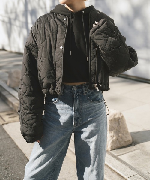 MIEL CRISHUNANT（ミエルクリシュナ）の「リバーシブルキルティングボアブルゾン（ブルゾン・レディース・アイボリー/ブラック/カーキ・FREE）」の9枚目の写真