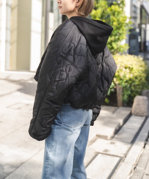 MIEL CRISHUNANT（ミエルクリシュナ）の「リバーシブルキルティングボアブルゾン（ブルゾン・レディース・アイボリー/ブラック/カーキ・FREE）」の7枚目の写真