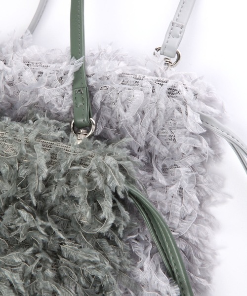 LAKOLE（ラコレ）の「フェザー巾着ショルダーバッグ / 132245（ショルダーバッグ・レディース・ブラック/ライトグレー/ライトグリーン・FREE）」の9枚目の写真